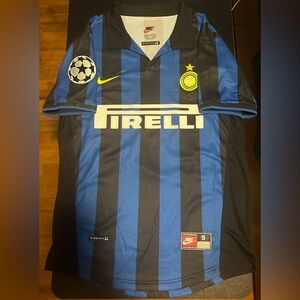 1998/99 Inter Milan Home Kit w/ Ronaldo #9